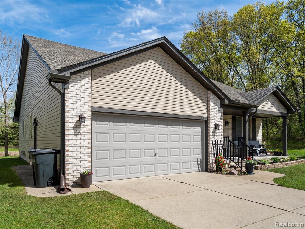 437 CONVERSE, Lake Orion, MI 48362 — Photo 3