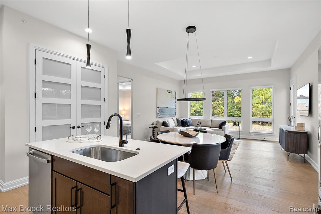 7464 Gramercy Circle, 19, West Bloomfield, MI — Photo 11