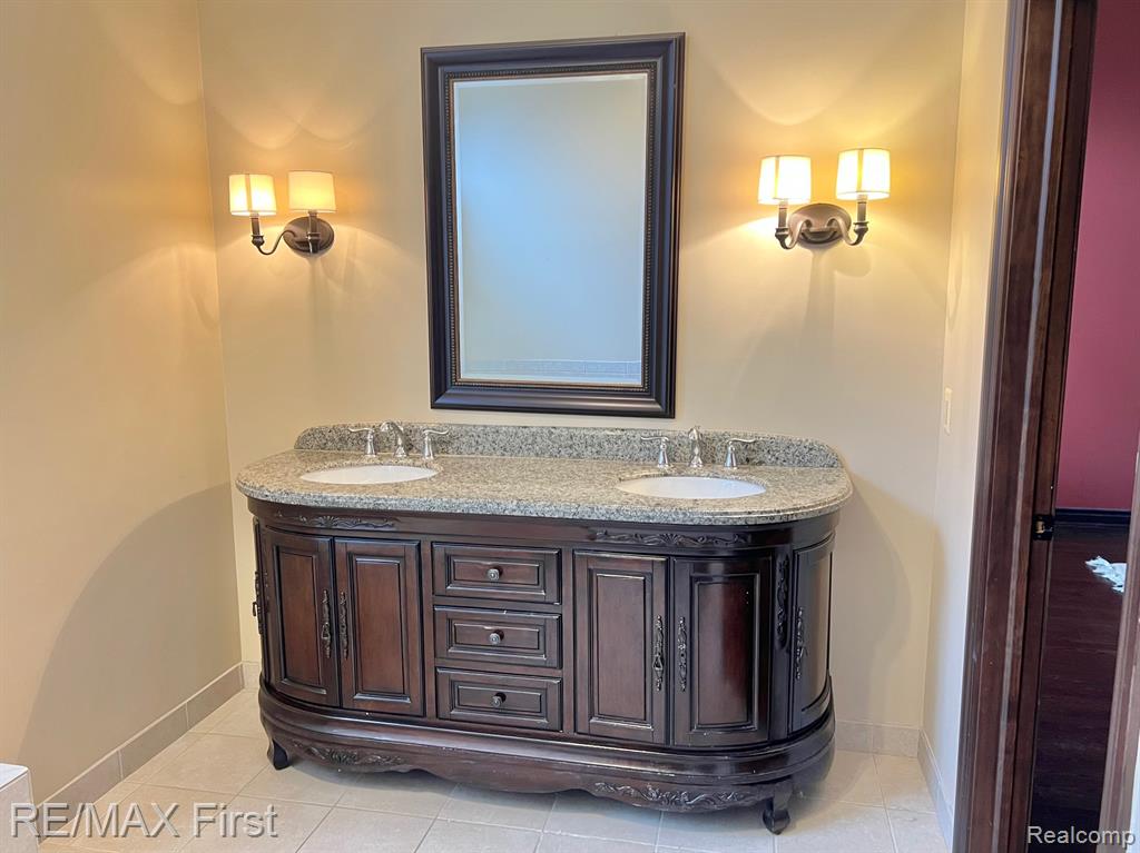 2483 Hickory Glen Drive, 3, Bloomfield Hills, MI 48304 — Photo 23