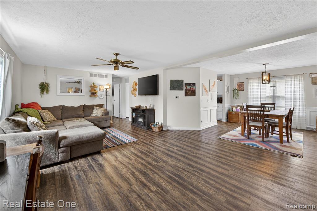 7841 Bergin Road, Howell, MI 48843 — Photo 5