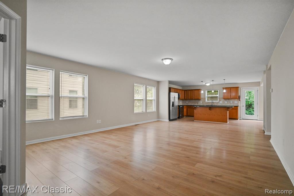 7038 WELLINGTON Lane, Ypsilanti, MI 48197 — Photo 4