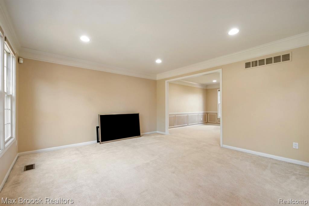 7657 Windgate Circle, West Bloomfield, MI 48323 — Photo 10