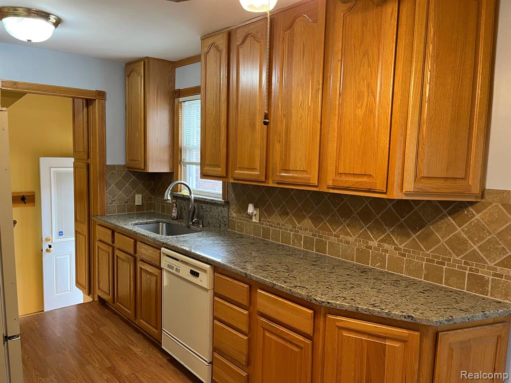 7553 WEDDEL Street, Taylor, MI 48180 — Photo 5