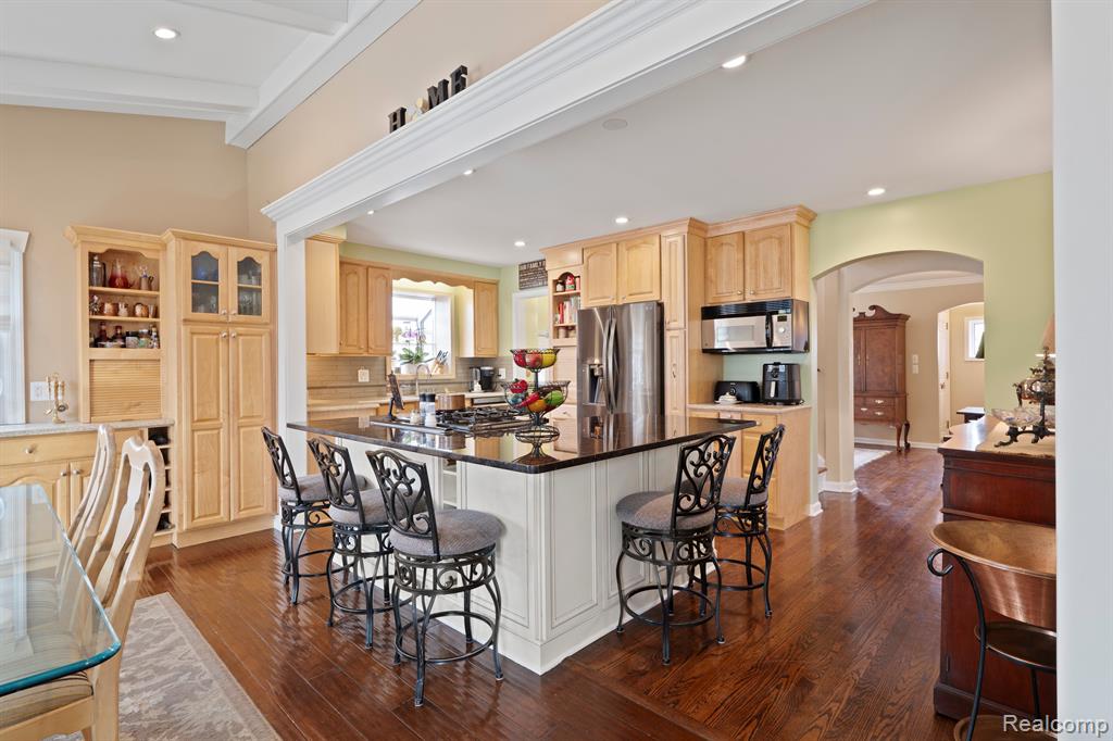 917 CEDARHILL Drive, Royal Oak, MI 48067 — Photo 25