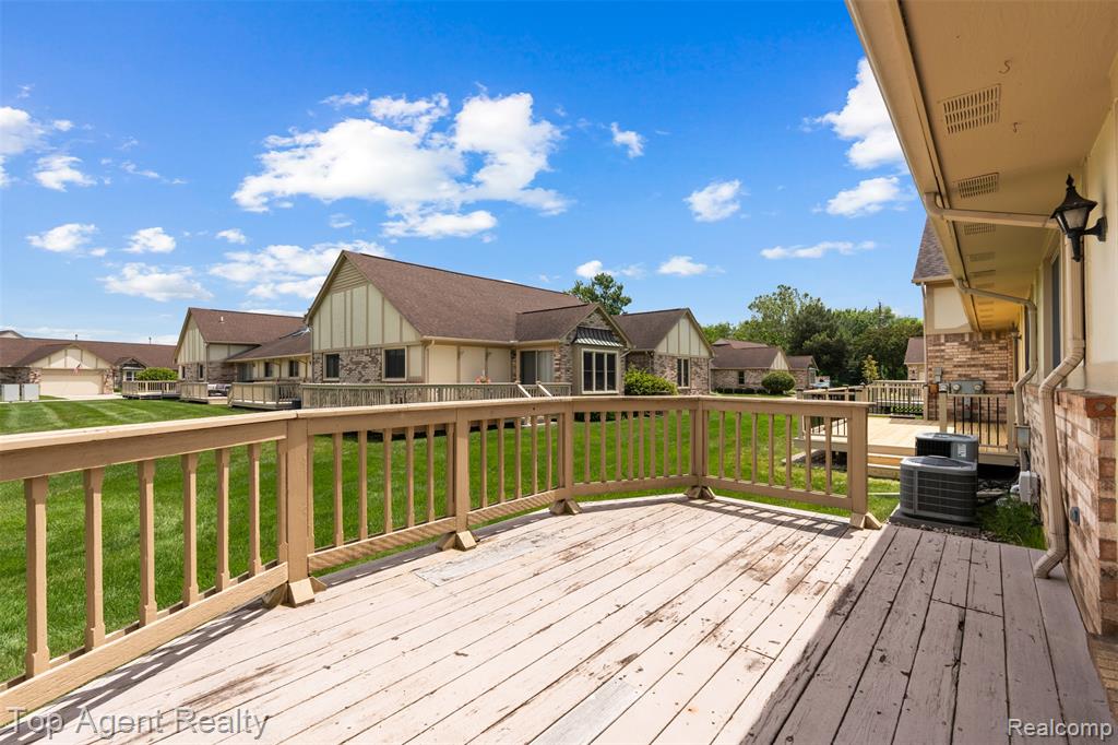 42618 Cassin Way, Clinton Twp, MI 48038 — Photo 27