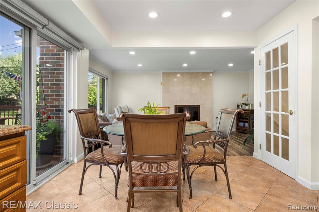 5651 Warrenshire Drive, West Bloomfield, MI — Photo 57