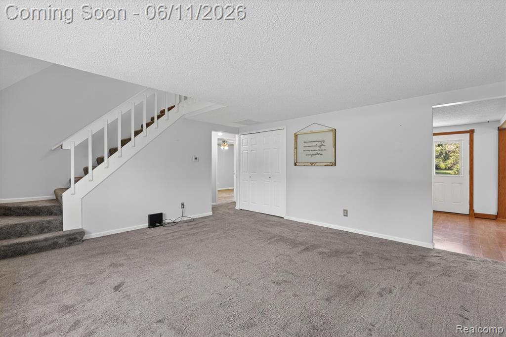 5464 E Maple Avenue, Grand Blanc, MI 48439 — Photo 7