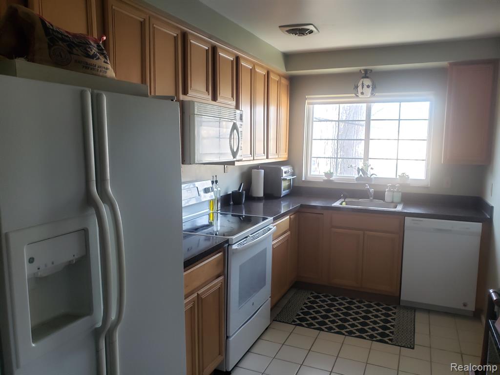 499 N ETON Street, Birmingham, MI 48009 — Photo 7