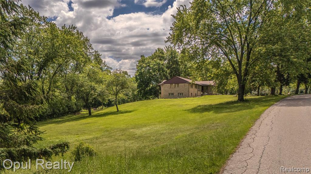 6455 Norham Road, Bloomfield Hills, MI 48301 — Photo 24