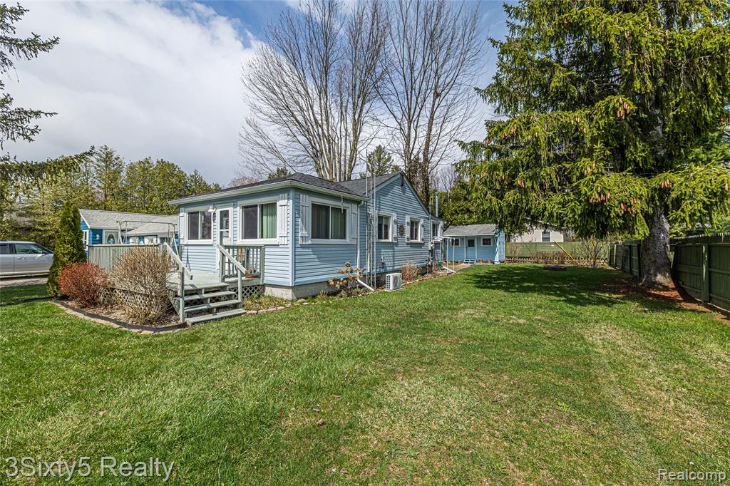 7523 Beechwood, Lexington, MI 48450 — Photo 5