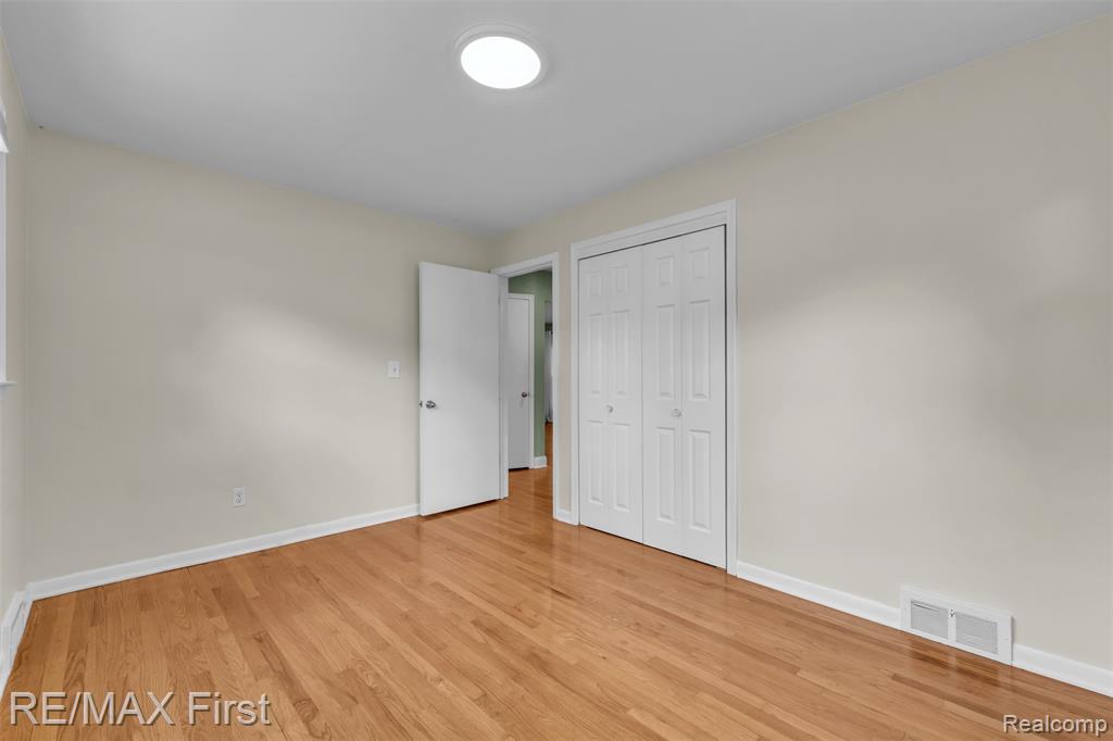 31923 Bella Vista Drive, Farmington, MI 48334 — Photo 16