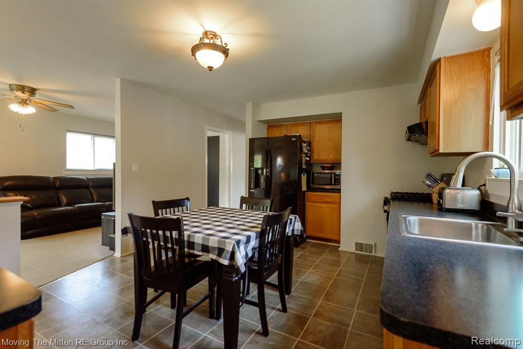 7260 MORTENVIEW Drive, Taylor, MI 48180 — Photo 7