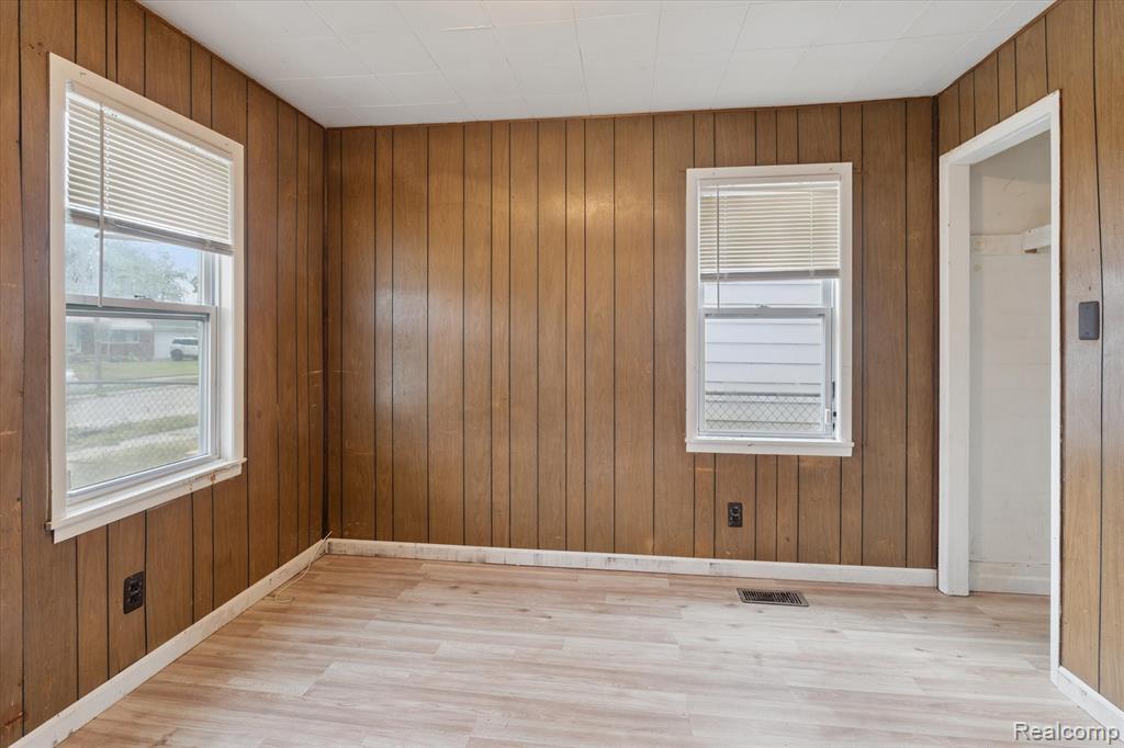7028 PACKARD Avenue, Warren, MI 48091 — Photo 13