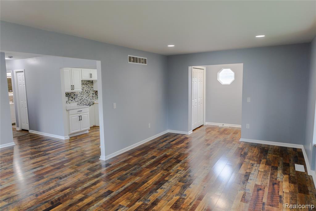 421 Harvey Avenue, Pontiac, MI 48341 — Photo 7