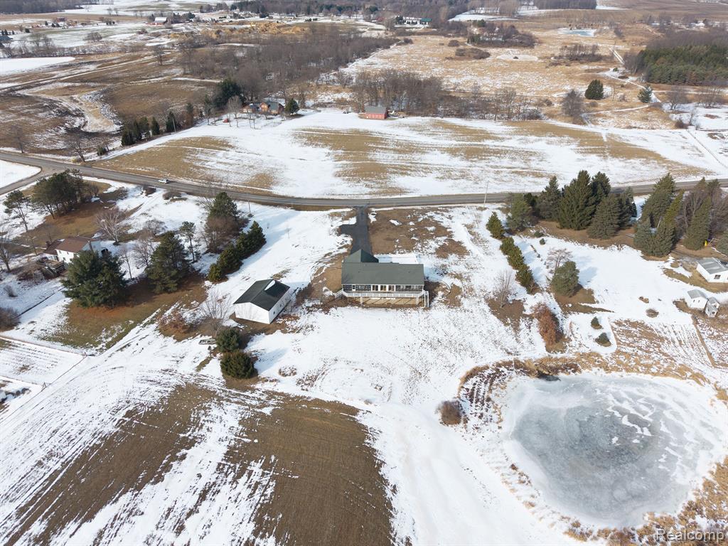 1052 E DEXTER Trail, Dansville, MI 48819 — Photo 55