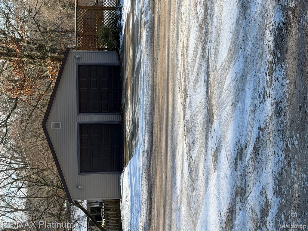 11520 WEIMAN Drive, Pinckney, MI 48169 — Photo 2
