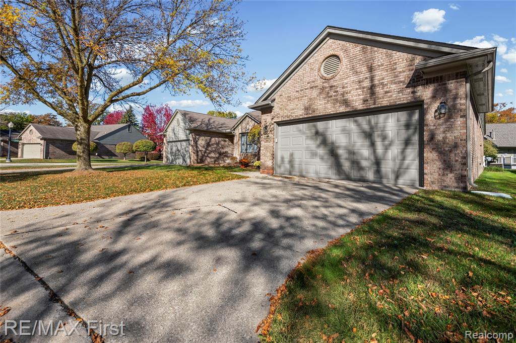 4469 Hickory Court, Warren, MI 48092 — Photo 27