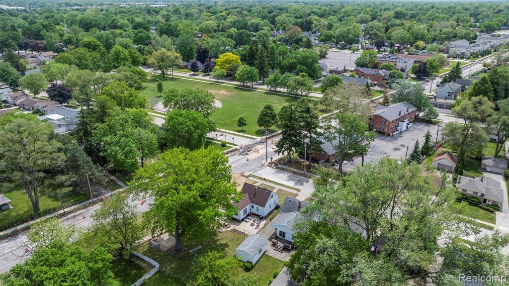 527 E Sunnybrook Drive, Royal Oak, MI 48073 — Photo 43