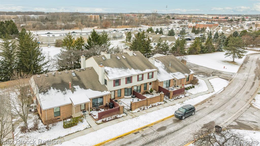 31139 COUNTRY, Farmington Hills, MI 48331 — Photo 45