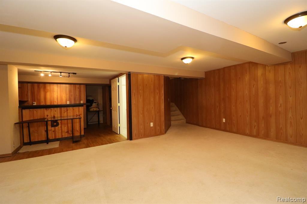 5302 ROYAL VALE Lane, Dearborn, MI 48126 — Photo 41