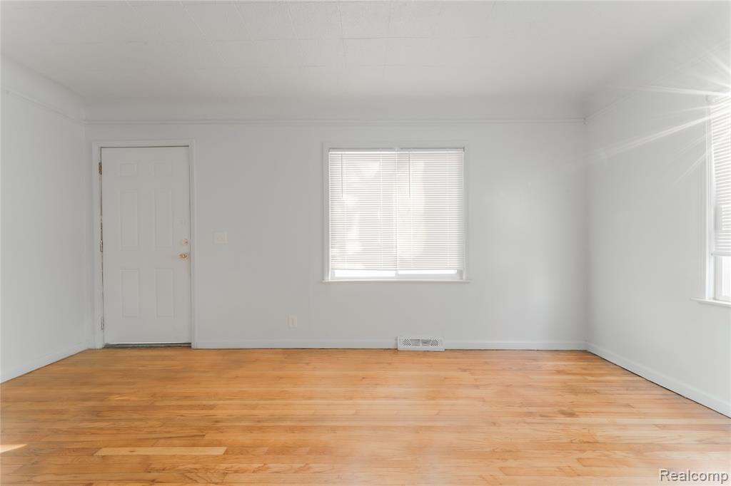 4524 Fleming Street, Dearborn Heights, MI 48125 — Photo 8