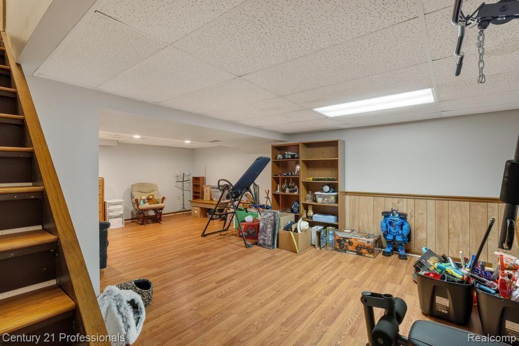 8978 Sussex Street, White Lake, MI — Photo 32