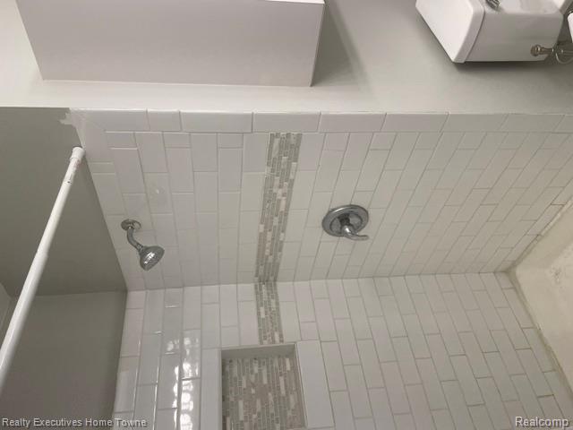 100 W Hickory Grove Road, Bloomfield Hills, MI 48304 — Photo 13
