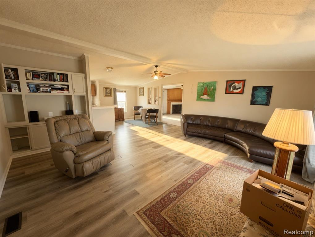 6988 Mckean, Ypsilanti, MI 48197 — Photo 2
