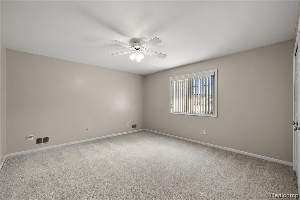 25400 Samantha Drive, 41, Chesterfield, MI — Photo 22