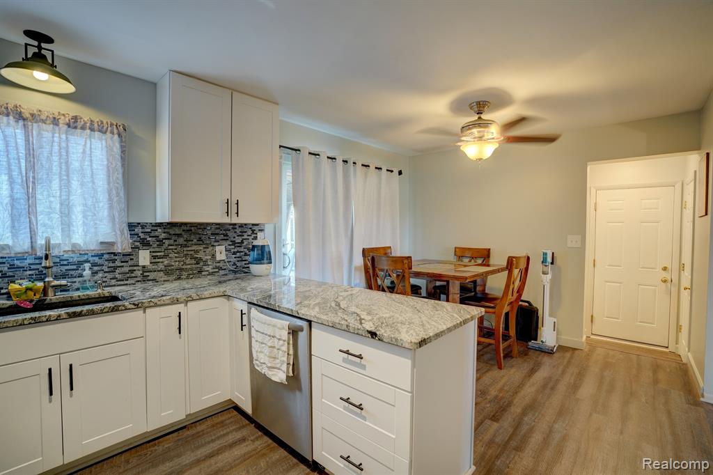 4342 SUNNYMEAD Avenue, Burton, MI 48519 — Photo 17