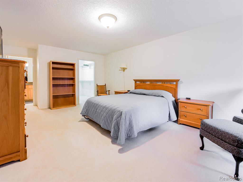 8011 WOODSTONE Drive, Grand Blanc, MI 48439 — Photo 20