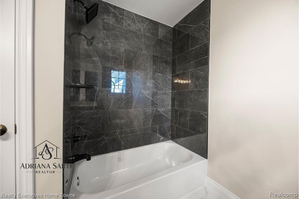 35962 Cascade Drive, New Baltimore, MI 48047 — Photo 26