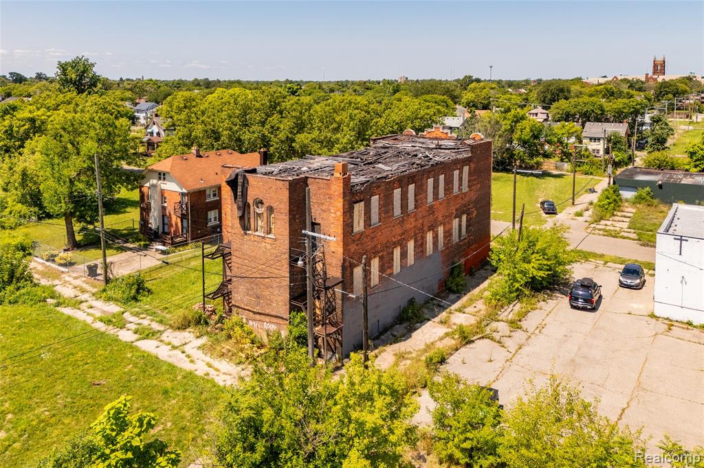 2627 BLAINE Street, Detroit, MI 48206 — Photo 9