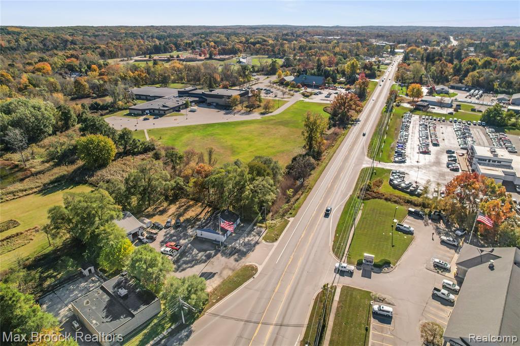 105 S Ortonville Road, Ortonville, MI 48462 — Photo 43