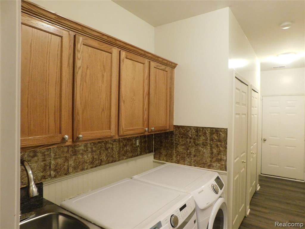 5589 Twin Oaks Drive, Sterling Heights, MI 48314 — Photo 28