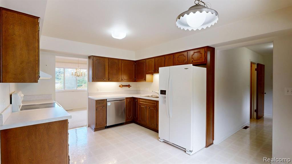 5204 Applewood Drive, Flushing, MI 48433 — Photo 42