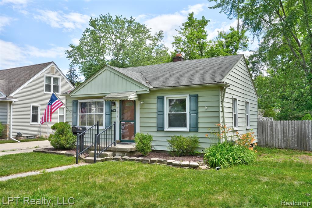 23038 Violet Street, Farmington, MI 48336 — Photo 2