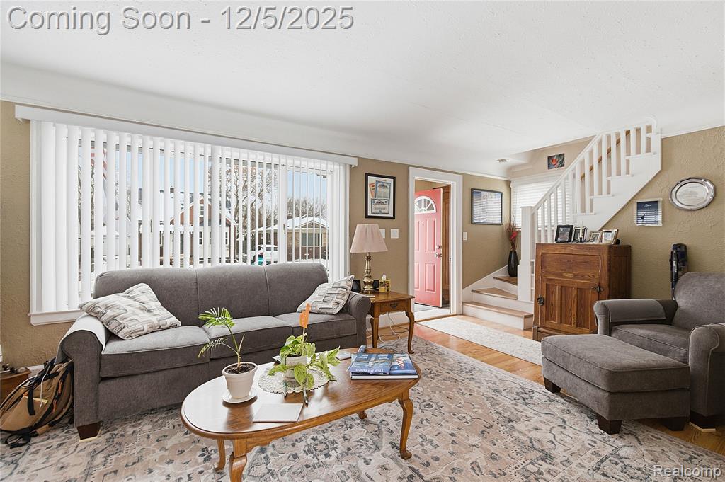 8121 Edward, Center Line, MI 48015 — Photo 3