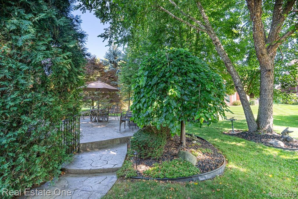 6615 Chatham Circle, Rochester Hills, MI 48306 — Photo 52