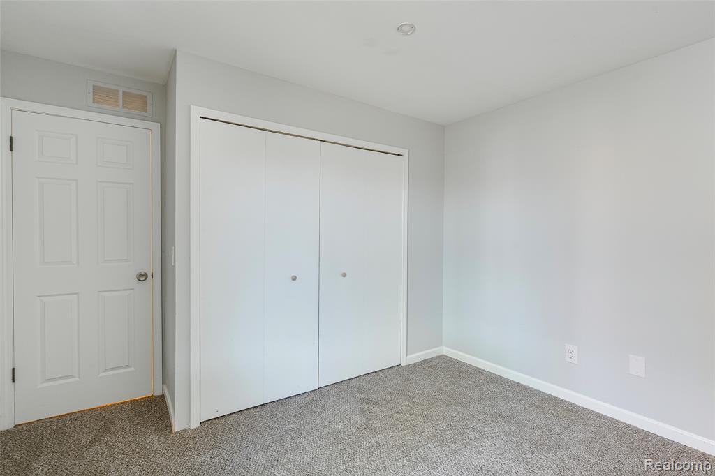 42481 Lilley Pointe Drive, Canton, MI 48187 — Photo 31