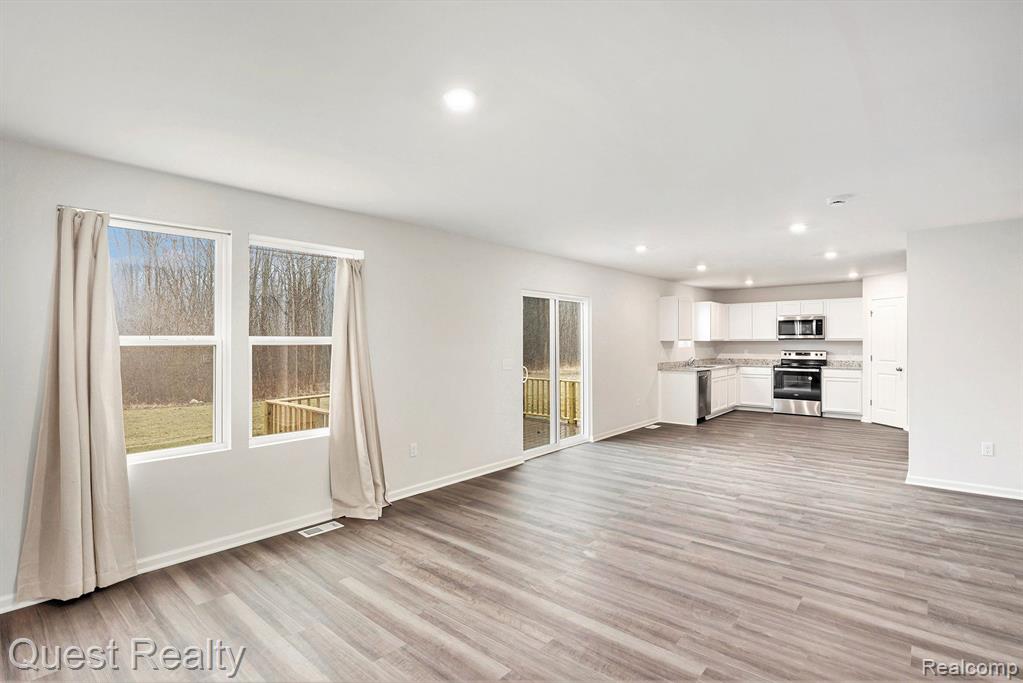 7305 RED MAPLE Drive, Mount Morris, MI 48458 — Photo 9