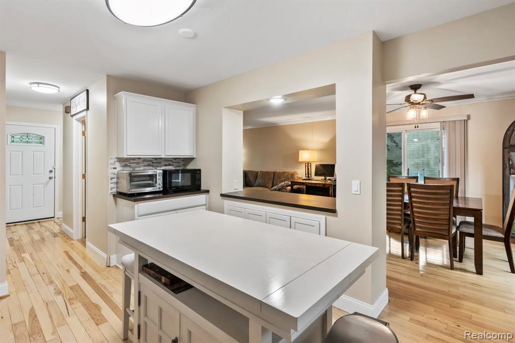 6550 Avon Drive, Brighton, MI 48116 — Photo 10