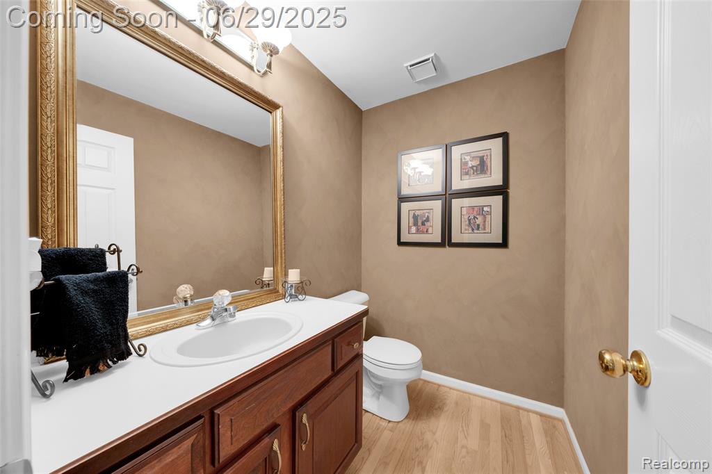 4240 Blue Heron Drive, Auburn Hills, MI 48326 — Photo 22