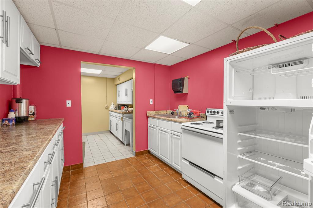 260 Mount Elliott Street, Detroit, MI 48207 — Photo 62