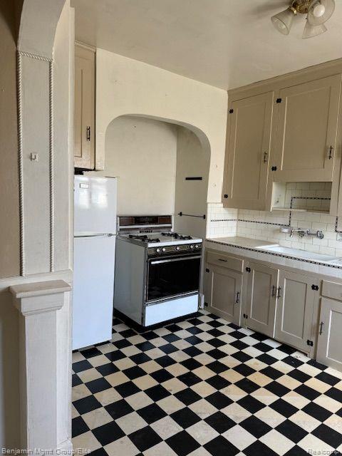 5719 Buckingham Avenue, Detroit, MI 48224 — Photo 12