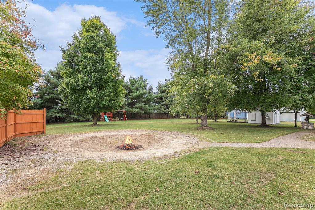4511 Mount Morris Road, Columbiaville, MI 48421 — Photo 24