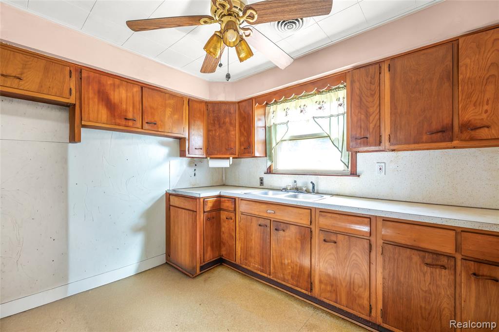 29229 Beverly Road, Romulus, MI 48174 — Photo 14