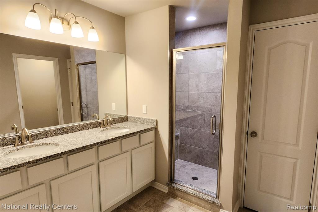 Unit 1- 251 Devonshire Drive, 1, Lapeer, MI 48446 — Photo 20