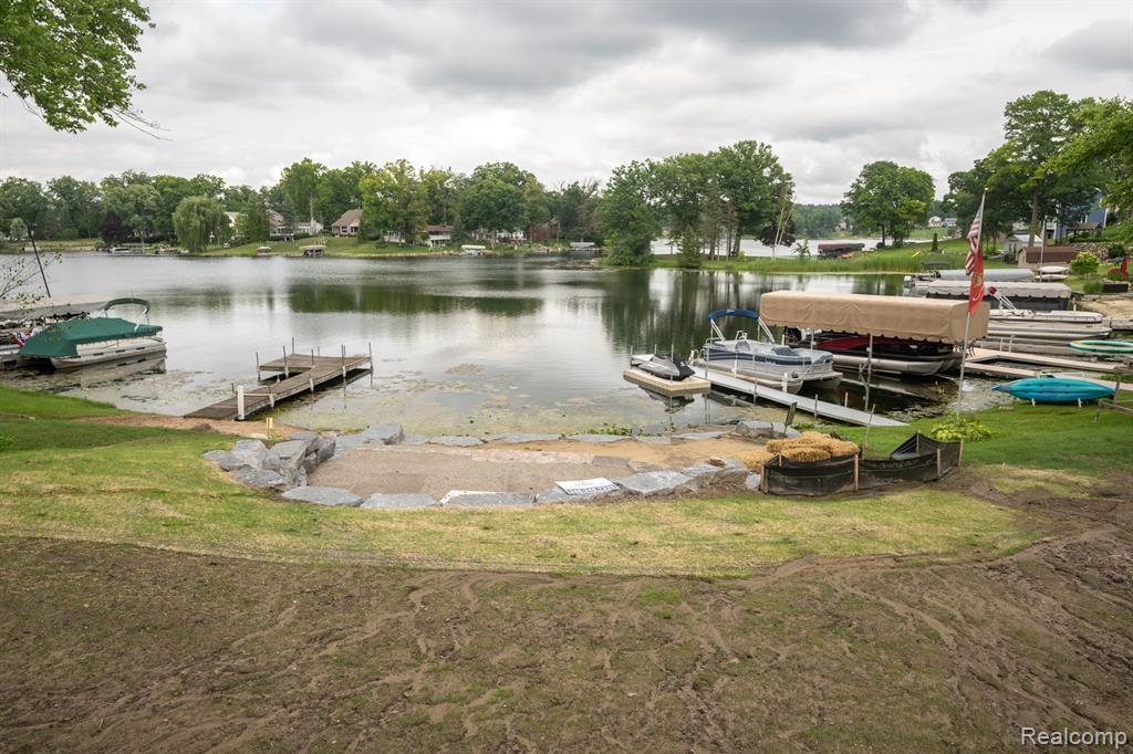 10418 KING Road, Davisburg, MI 48350 — Photo 18