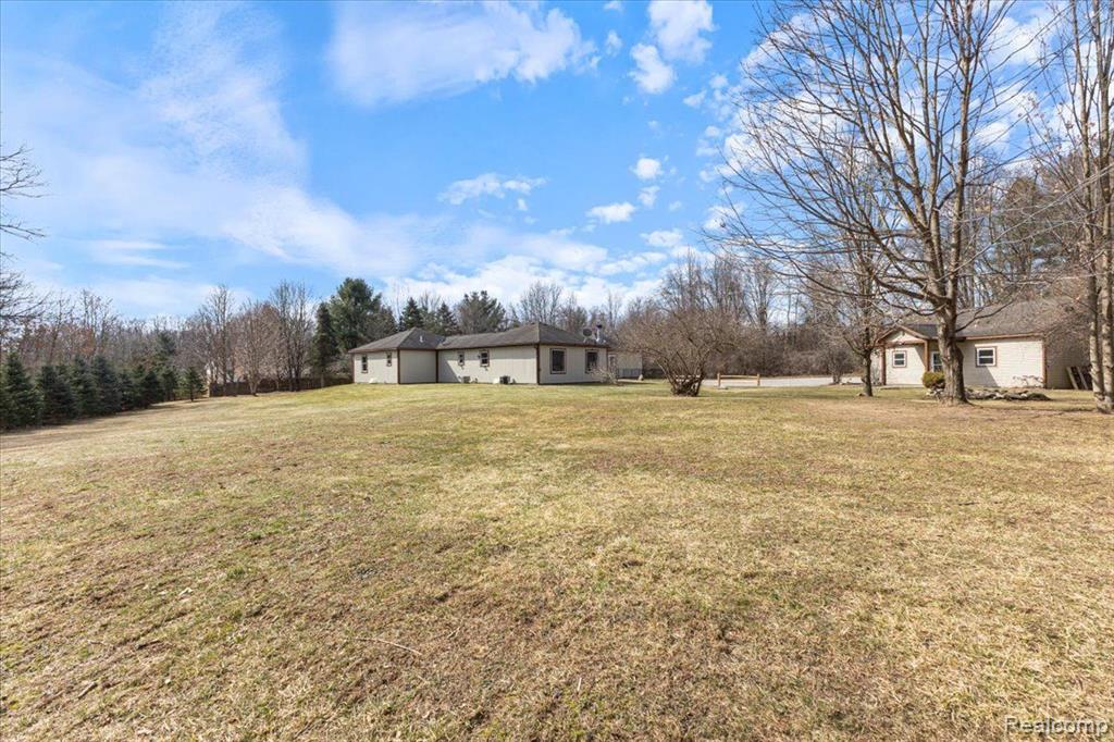 572 CASEMER Road, Lake Orion, MI — Photo 10